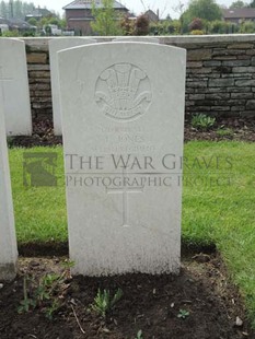 BROWN'S ROAD MILITARY CEMETERY, FESTUBERT - JONES, THOMAS